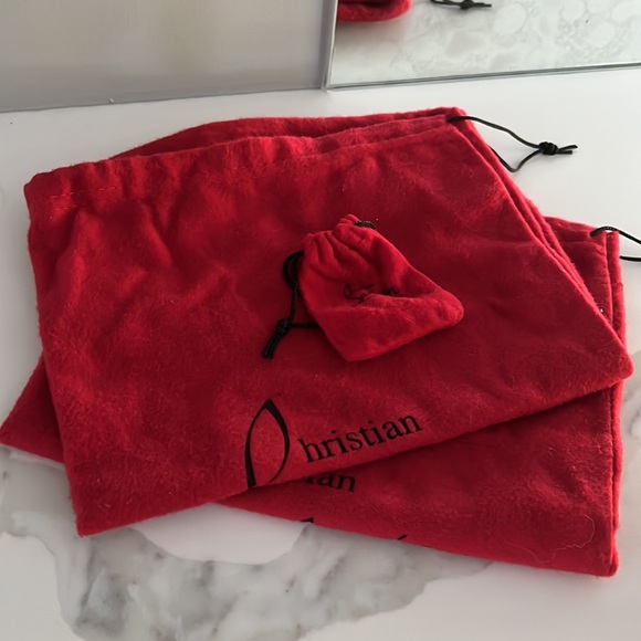 Louboutin - Picture 4 of 4